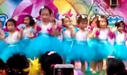 小手拍拍儿歌视频舞蹈,欢快童趣，活力四溢